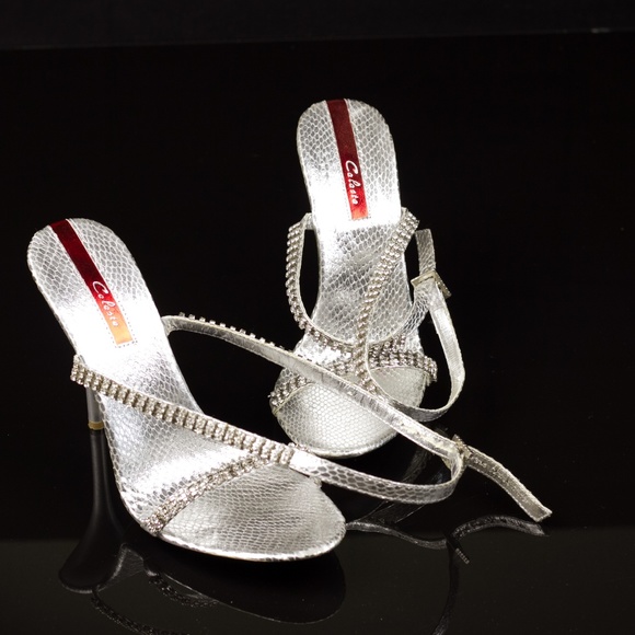 Celeste Woman Hills. - Picture 2 of 5